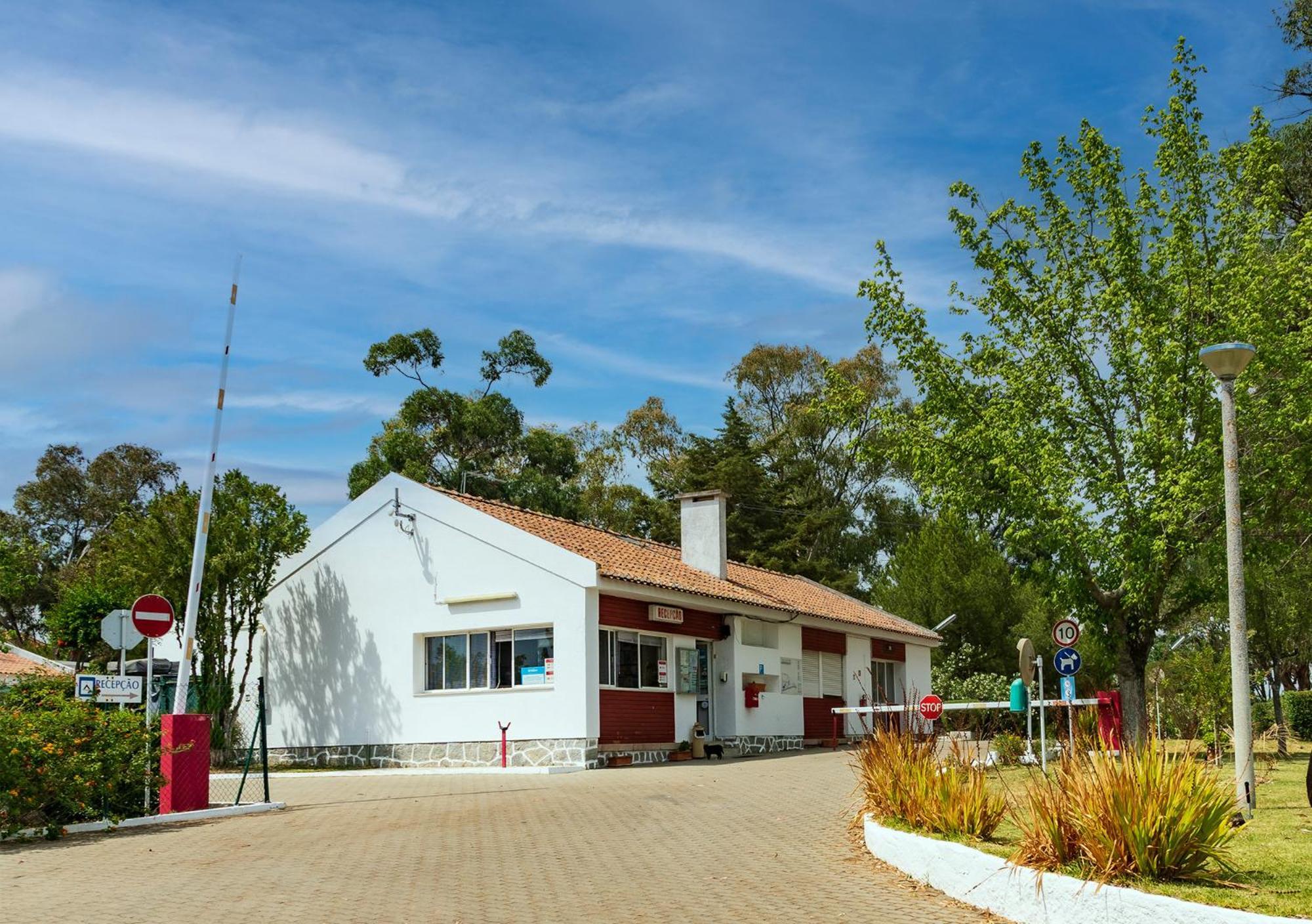 Hotel Parque De Campismo Orbitur Évora Esterno foto